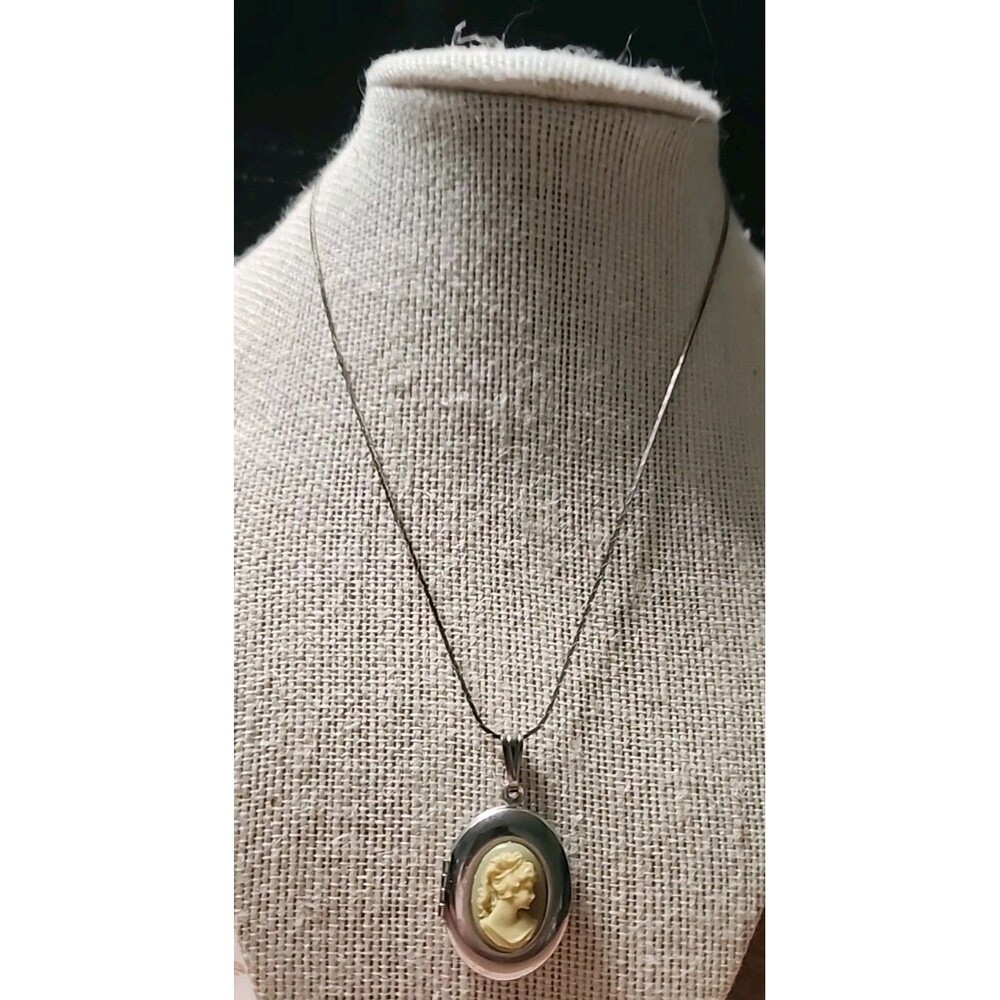 Vintage Cameo Oval Locket Pendant Silver Tone 16" Chain From Korea Resin Lady